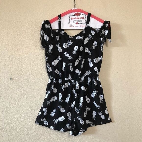 Mia Chica Cold Shoulder Pineapple Print Romper - Picture 4 of 10